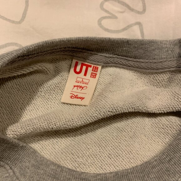 Uniqlo 4 sweatshirts (Large and Medium) - Picture 3 of 8